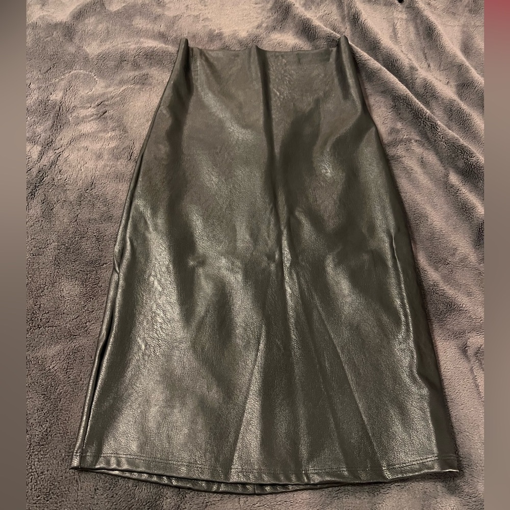 Commando body con black pleather pencil skirt